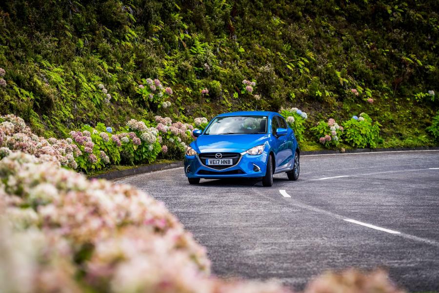  Mazda2 Tech Edition (DJ) 2017 года  (UK) (фото 9 из 35)